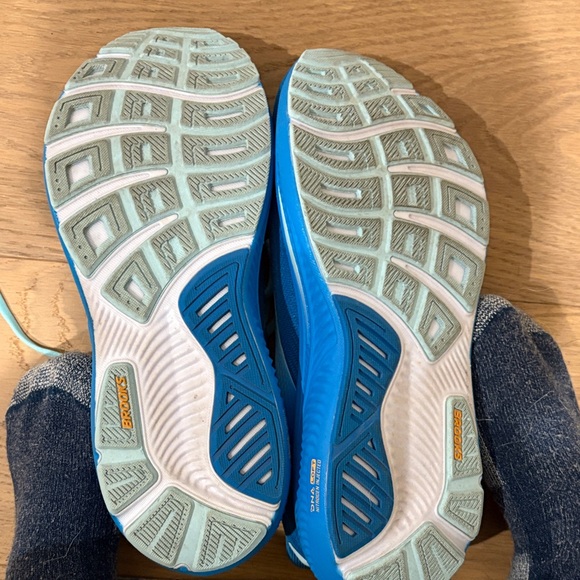 Brooks Blue Athletic Shoes - Picture 7 of 7